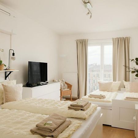 Apartment ZENTRAL direkt an U-BAHN STATION Wenen Buitenkant foto