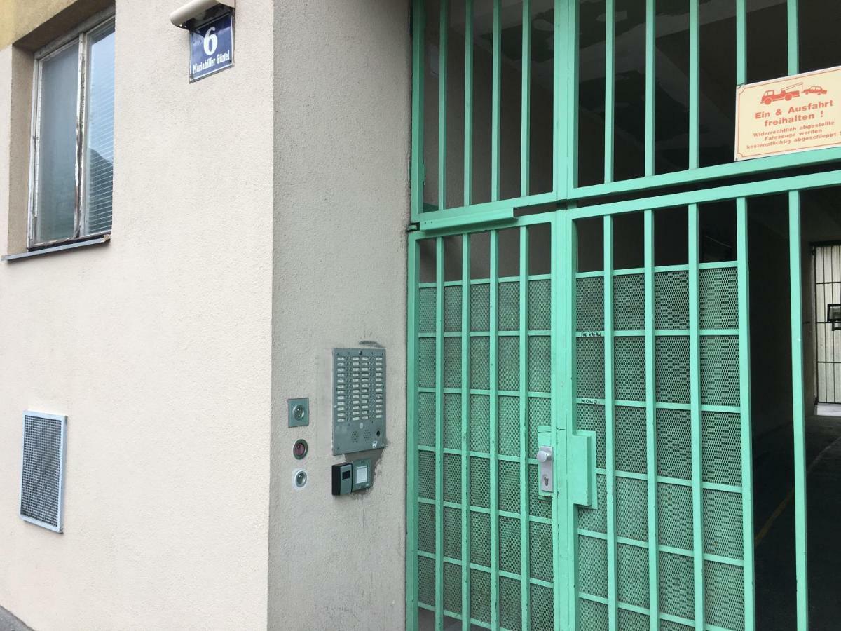 Apartment ZENTRAL direkt an U-BAHN STATION Wenen Buitenkant foto